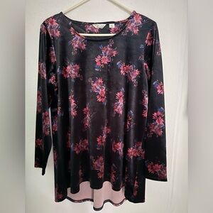 Chic Black Floral Long Sleeve Top